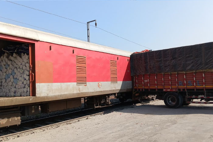 Warehouse storage facility Mumbai cargo logistics operations